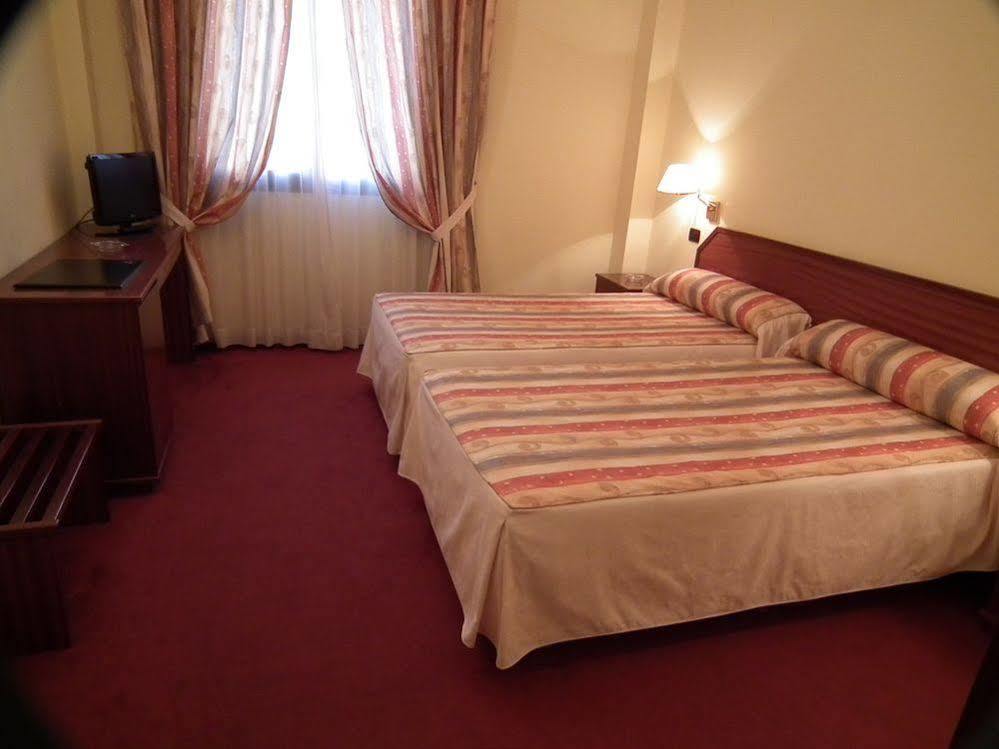 Luz Hotel Haro Buitenkant foto